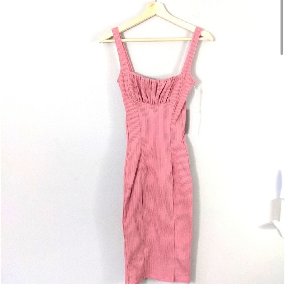 capsules pink ribbed midi dress
